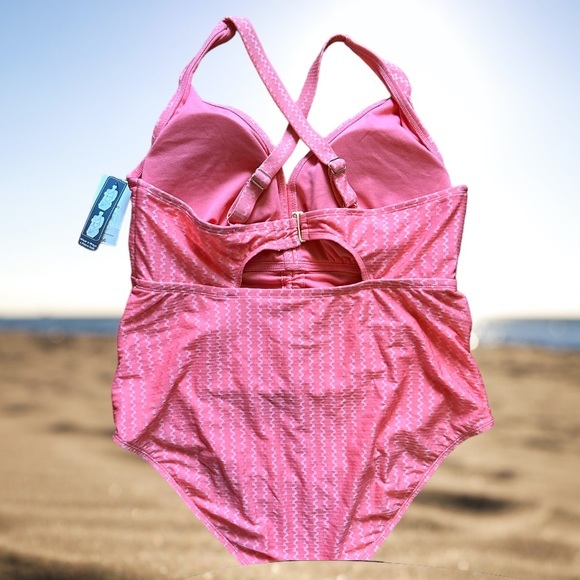 *NWT* Terra &‎ Sky Women's Shimmer Chevron Texture Solid One-Piece Swimsuit - Picture 4 of 4